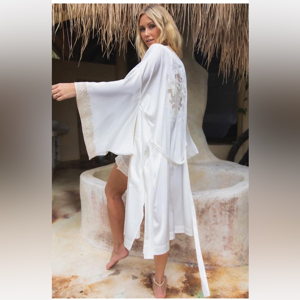 Spell and the Gypsy Collective Luna Silk kimono m/l SPELL BRIDE